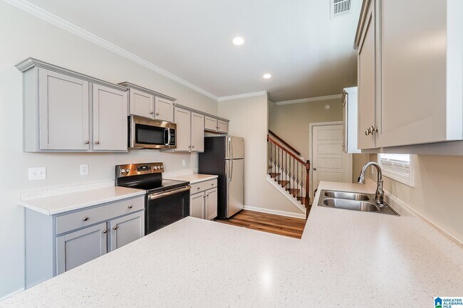 Foto del edificio - 2554 Summit Park Rd