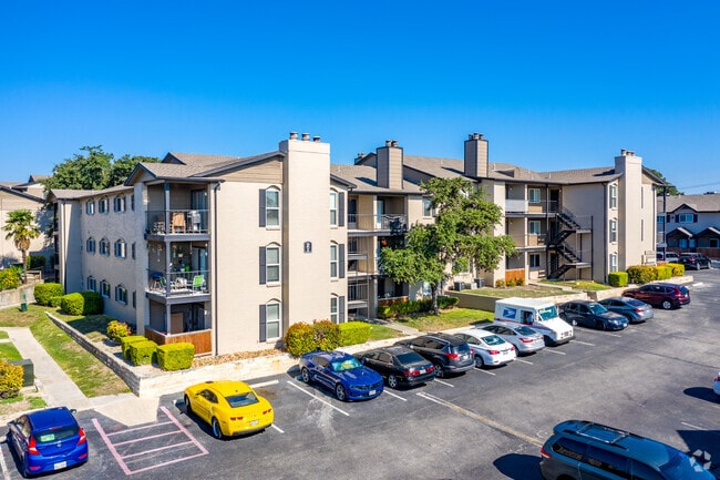 Building Photo - City Summit Apartments