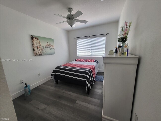 Foto del edificio - 3 br, 2.5 bath Townhome - 2451 SE 19th St