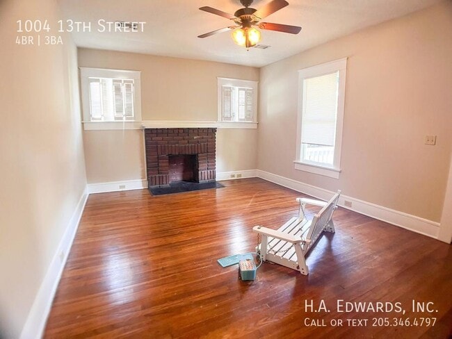 Photo - 1004 13th St House