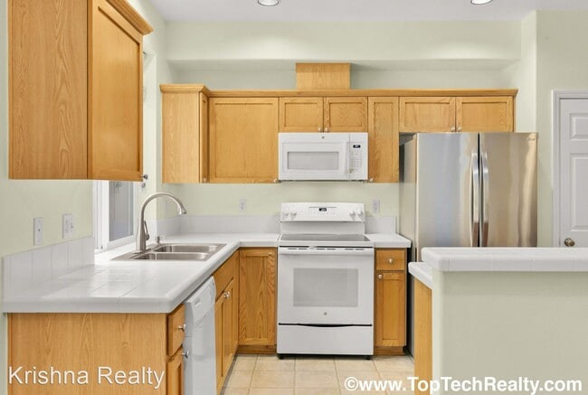 Building Photo - 3 br, 2.5 bath House - 2354 NW 168th Pl