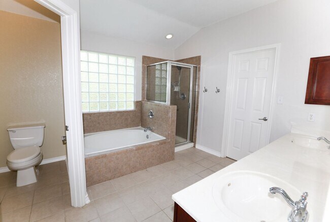 Foto del edificio - 910 Maltese Garden