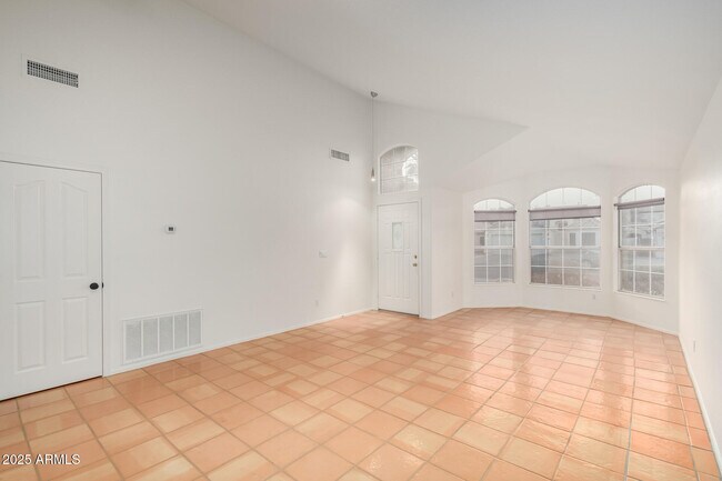 Foto del edificio - 1093 W Myrna Ln
