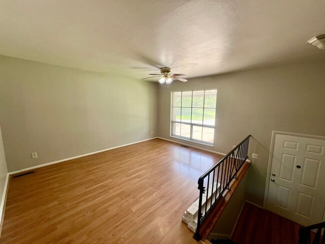 Foto del edificio - Spacious 3 Bedroom, 2 Bath Home with Overs...