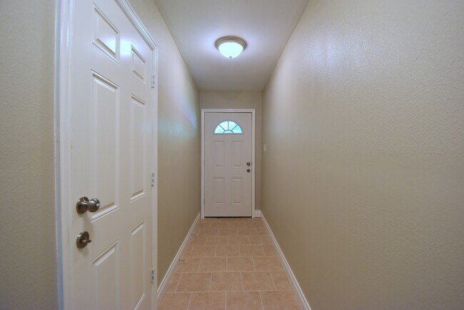 Building Photo - 3615 Willie Way