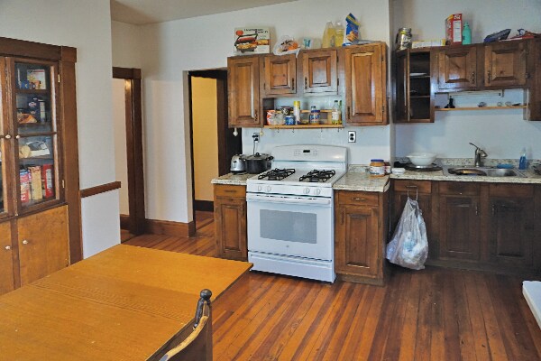 Building Photo - 159 Brown St