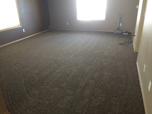 Building Photo - Home for Rent WSG Included!
