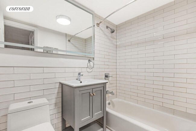 Building Photo - 162 State St