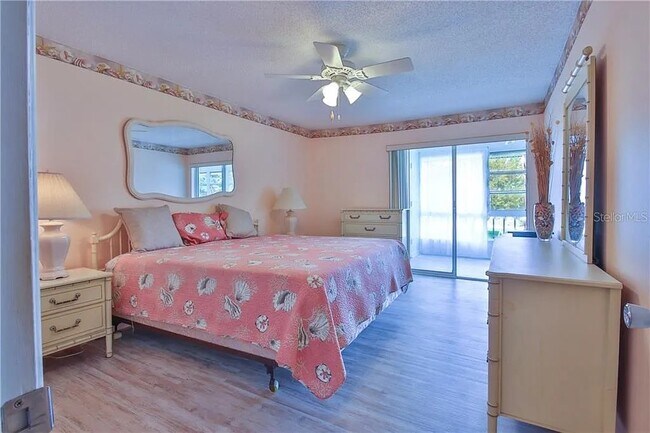 Foto del edificio - 305 47th Avenue Dr W