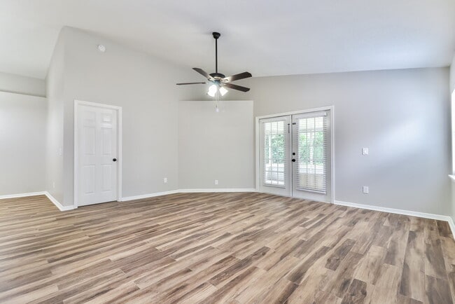 Building Photo - 1318 Brahma Dr