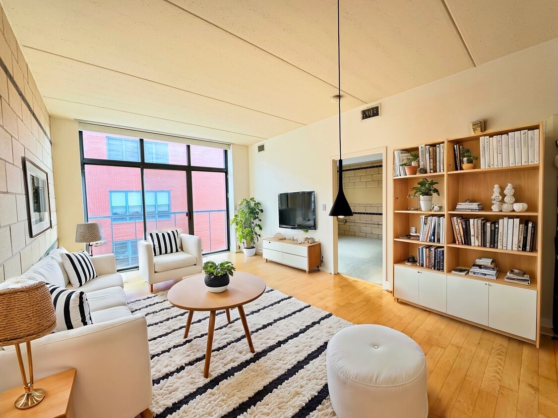 STYLISH 1 BED + DEN 1.5 BA and BALCONY in... - STYLISH 1 BED + DEN 1.5 BA and BALCONY  in...