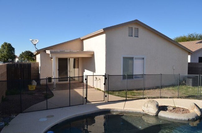 Foto del edificio - Rita Ranch Cozy Home with a Swimming Pool