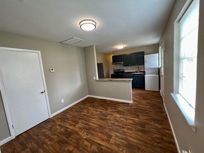 Foto del edificio - 767 Tanglewood St