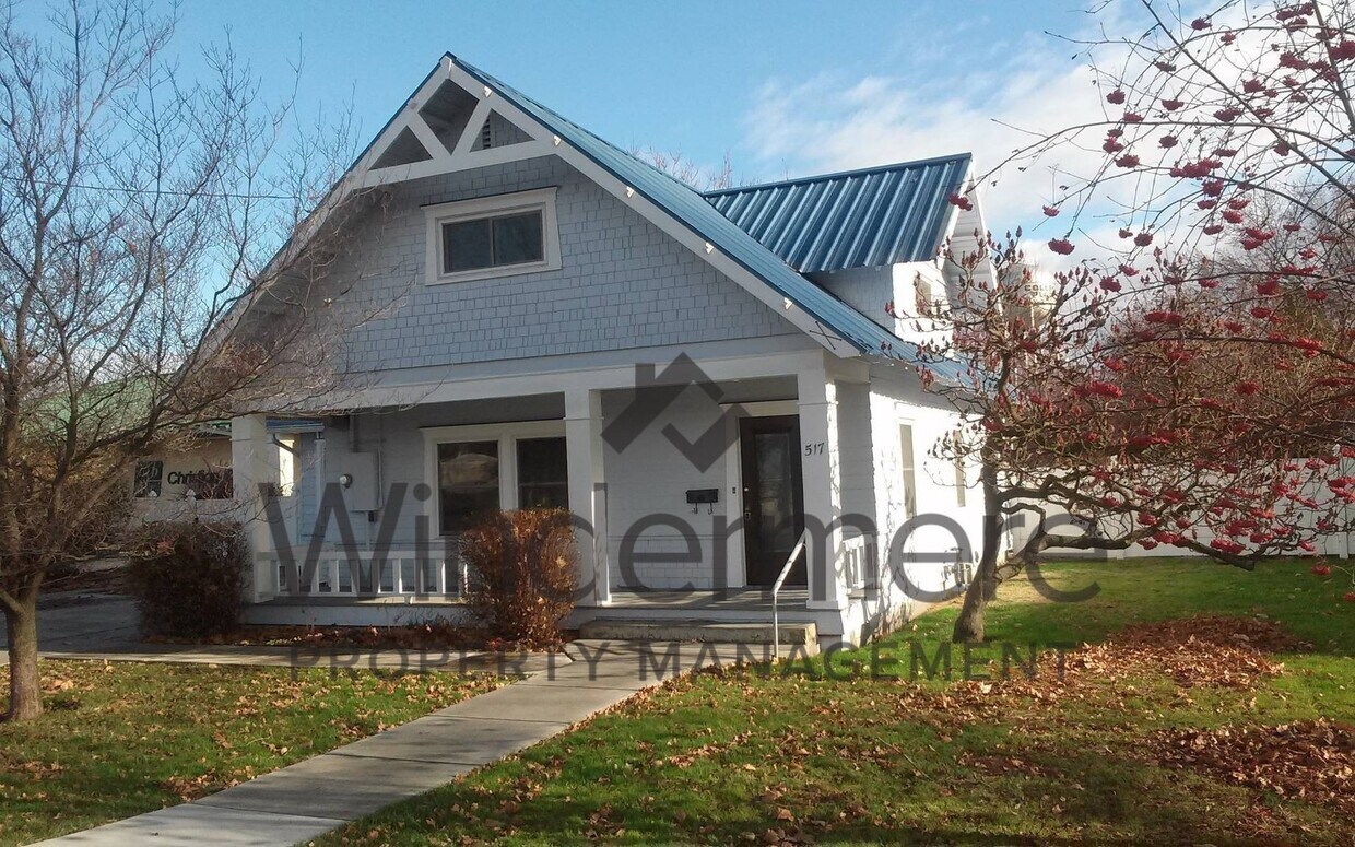 Primary Photo - 517 S College Ave