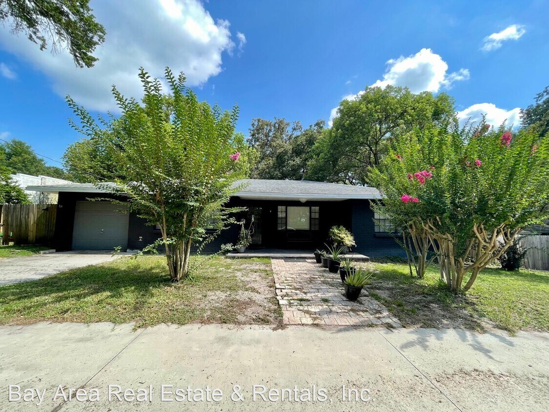 Primary Photo - 3 br, 1.5 bath House - 11607 E Old Hillsbo...