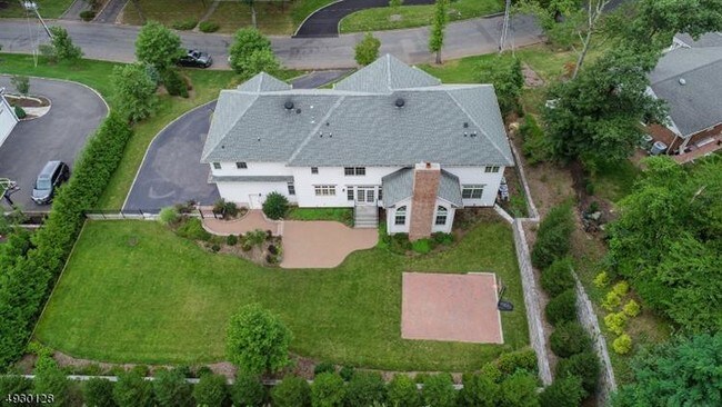 Building Photo - 85 Farbrook Dr