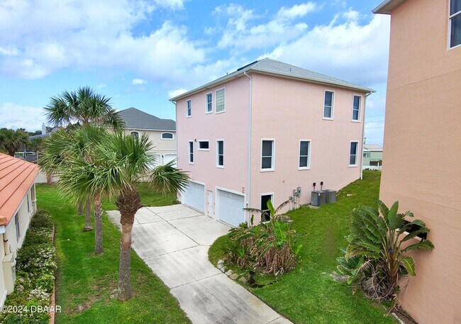 Building Photo - 4688 S Atlantic Ave