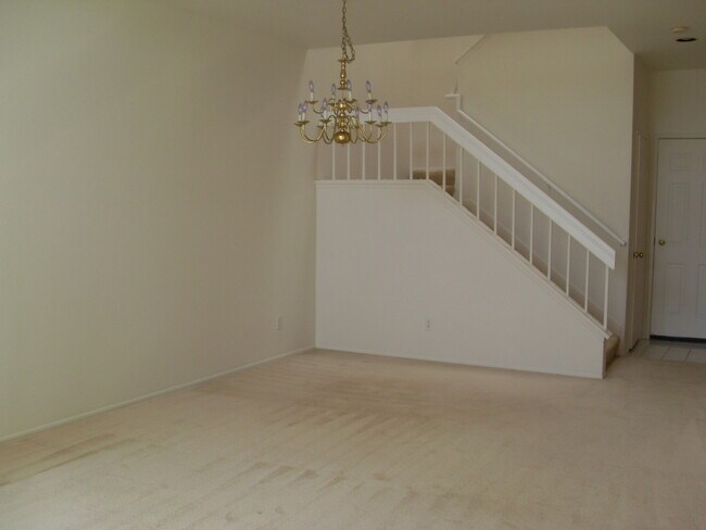 Foto del edificio - 2 BR / 2.5 BA 1420SQFT Chula Vista Apartment