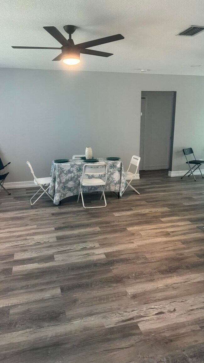 Foto del edificio - 926 SE Belfast Ave