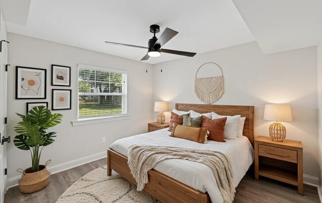 2-bedroom Magnolia Bedroom - Village Green Apartment Homes