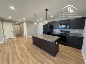 Building Photo - 2610 N Bluff St