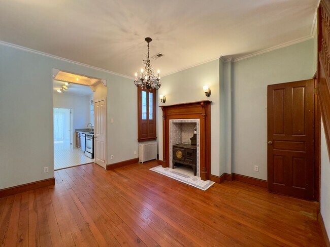 Building Photo - 2 Bedroom / 2 Bathroom Townhome with Classic Interior in Riverside, MD!