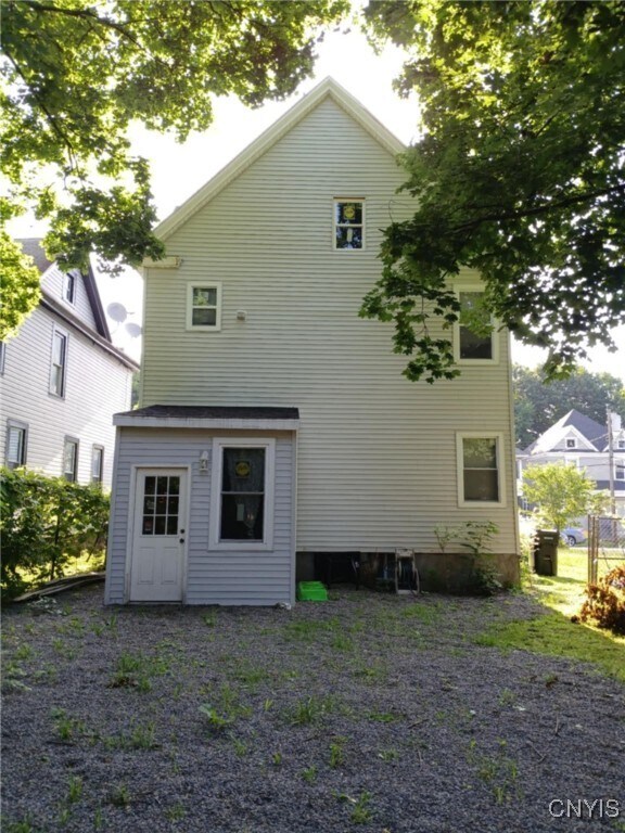 Building Photo - 134 Richardson Ave