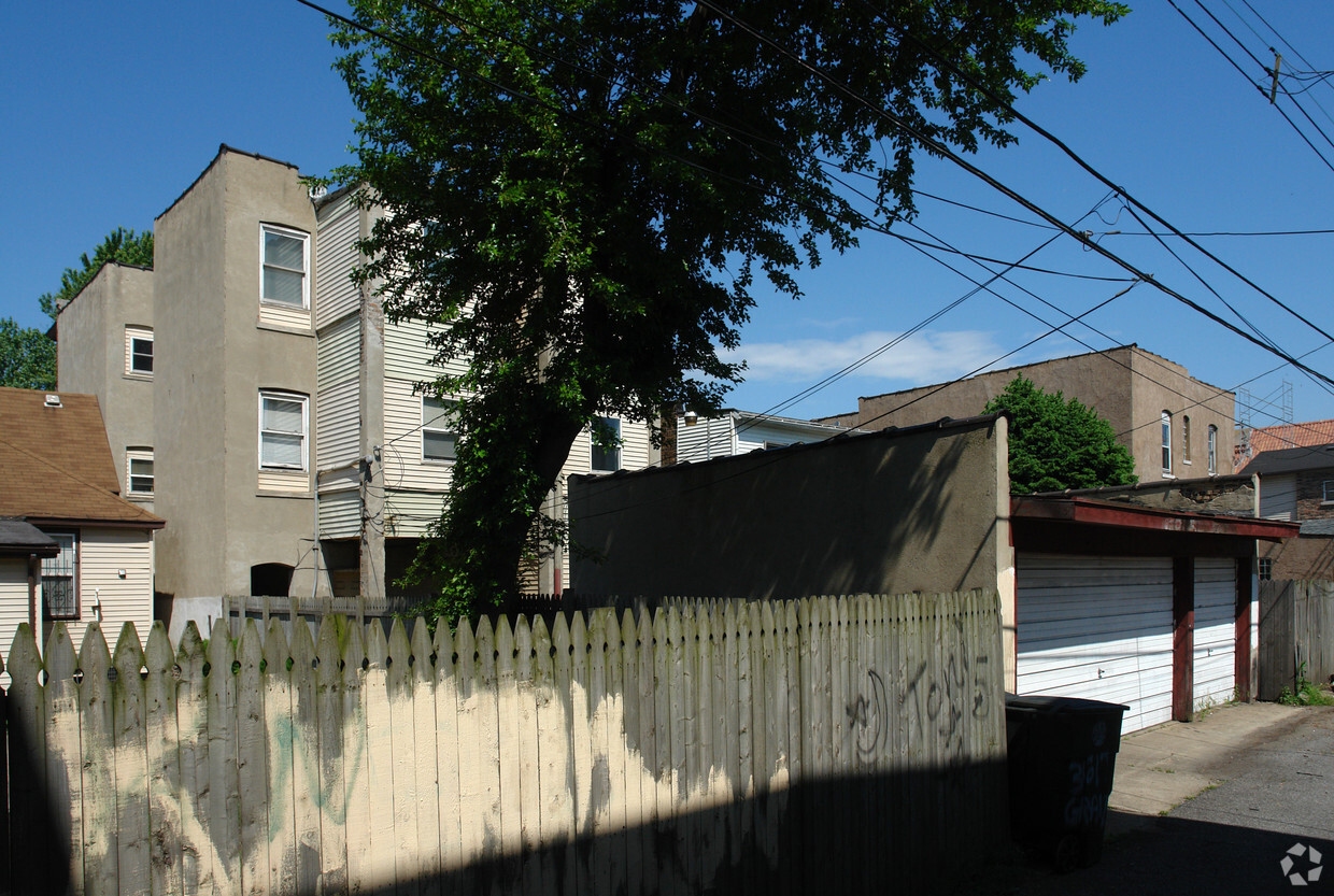 Primary Photo - 3615 Grand Blvd