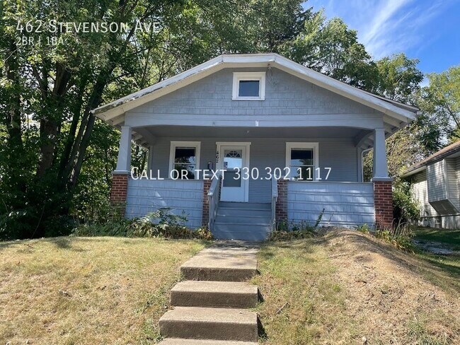 Foto del edificio - Two bedroom one bathroom single story home...