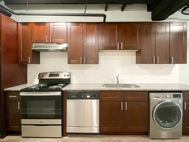 Building Photo - 730 St Johns Ave