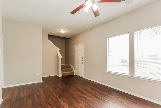 Foto del edificio - 1671 Nichole Woods Dr