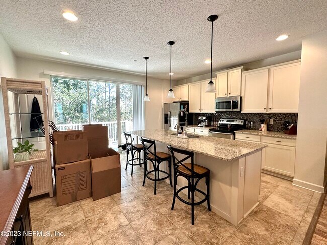 Building Photo - 4417 Ellipse Dr