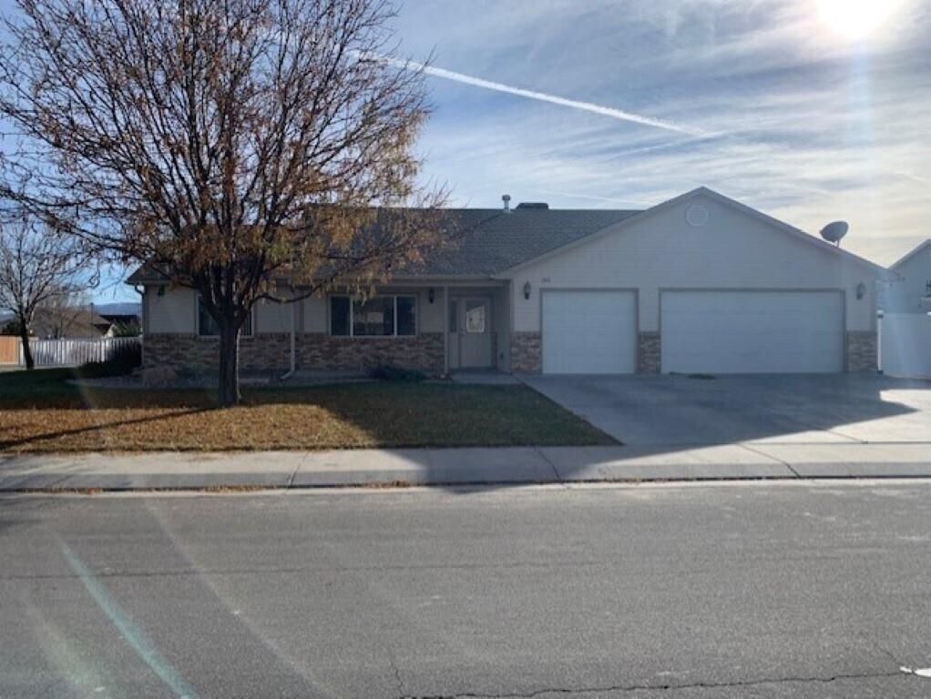 702 Suncrest Dr, Fruita, CO 81521 House Rental in Fruita, CO