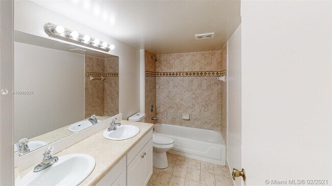 Foto del edificio - 430 S Park Rd