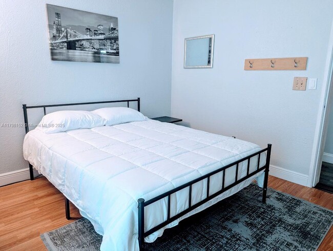 Foto del edificio - 6605 NW 80th Ct