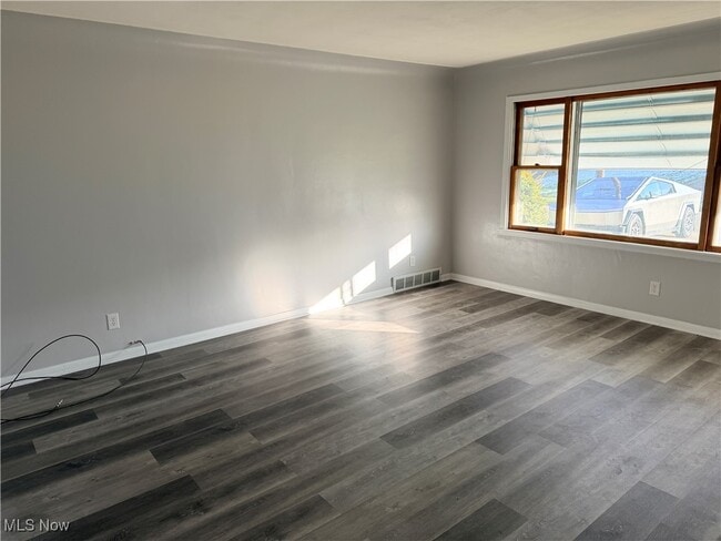 Building Photo - 1334 Aberdeen Ave