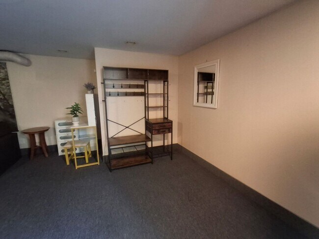 Building Photo - PMBAL-R829