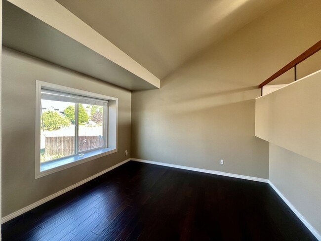 Building Photo - Gorgeous 4 Bedroom Home in Briargate!