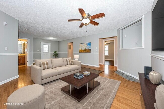 Foto del edificio - 102 Hobbs Dr