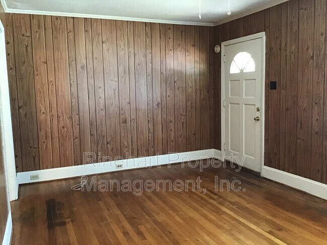 Foto del edificio - 864 McNair St