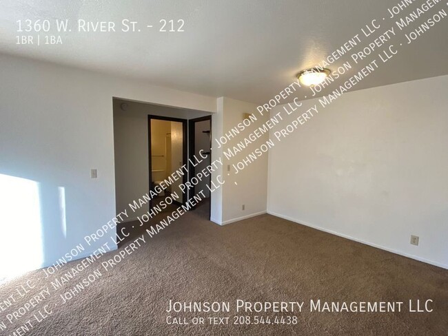 Building Photo - River Terrace Apartments: Affordable Downt...