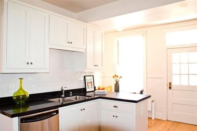 Building Photo - 3 bedroom in San Francisco CA 94129