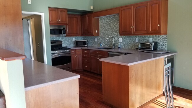 kitchen - 4640 Eastbourne Bay