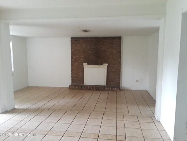 Foto del edificio - 5174 Admiral Dr