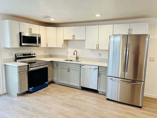 Building Photo - 1262 Creek Ridge Dr S