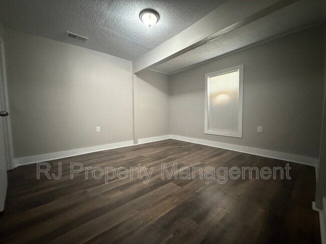 Building Photo - 705 Harahan Rd