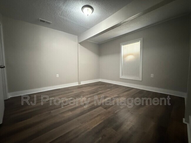 Foto del edificio - 705 Harahan Rd