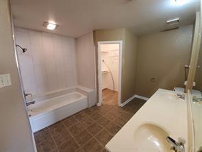 Building Photo - 919 Sugarberry Dr