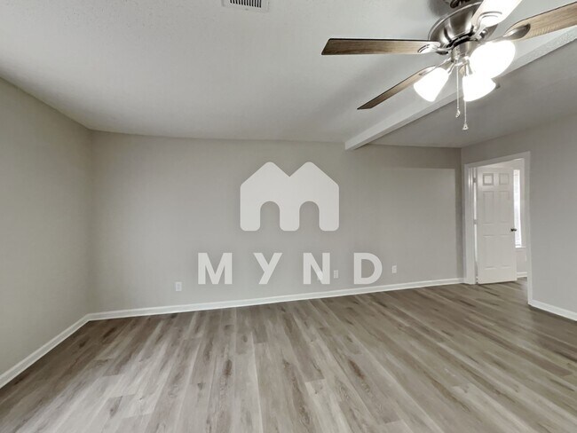 Foto del edificio - 5260 Bucksport Ln