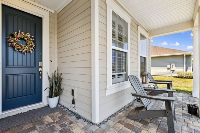 Building Photo - Stunning 3 Bedroom, 2.5 Bath Home with Upg...
